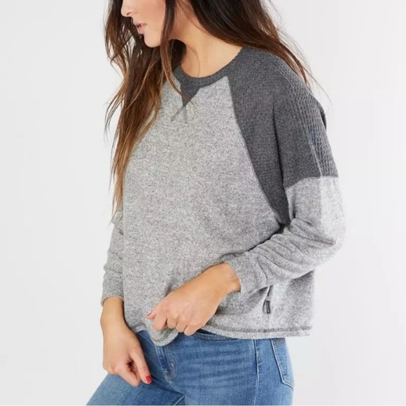 NWT Billabong Head Start SO Soft Boxy Fit Fleece Gray Top Small - Picture 2 of 13
